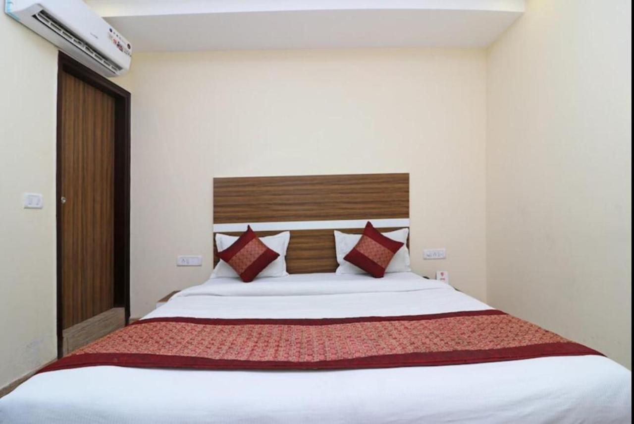 Hotel Hotel Rs Residency At Delhi Airport 3*